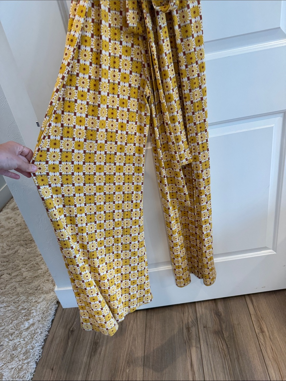 Free People Vibe Check Jumpsuit Yellow Floral Tile Wide Leg Retro 70s Small - Picture 5 of 8